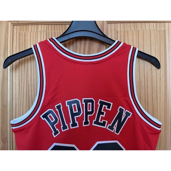 Mitchell & Ness Chicago Bulls Scottie Pippen Red Swingman Jersey Men's Size 2XL - Picture 8 of 12